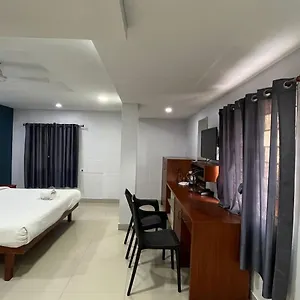 Hotel The Reach, Kochi