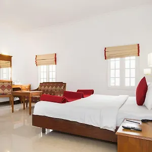 Hotel The Avenue Center, Kochi