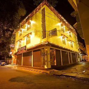 Roses Fortkochi Hotel